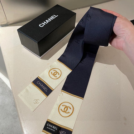 CHANEL 26S TWILLY SCARF IN SILK 424005