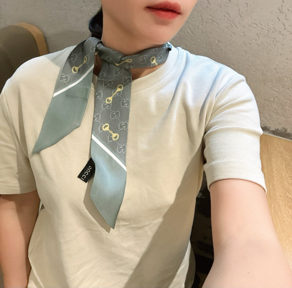 GUCCI 26S SCARF 120 IN SILK 552497