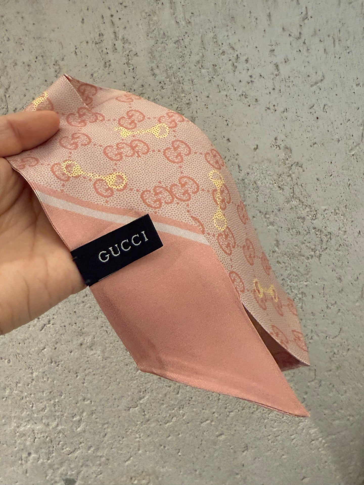GUCCI 26S SCARF 90 IN SILK 552498