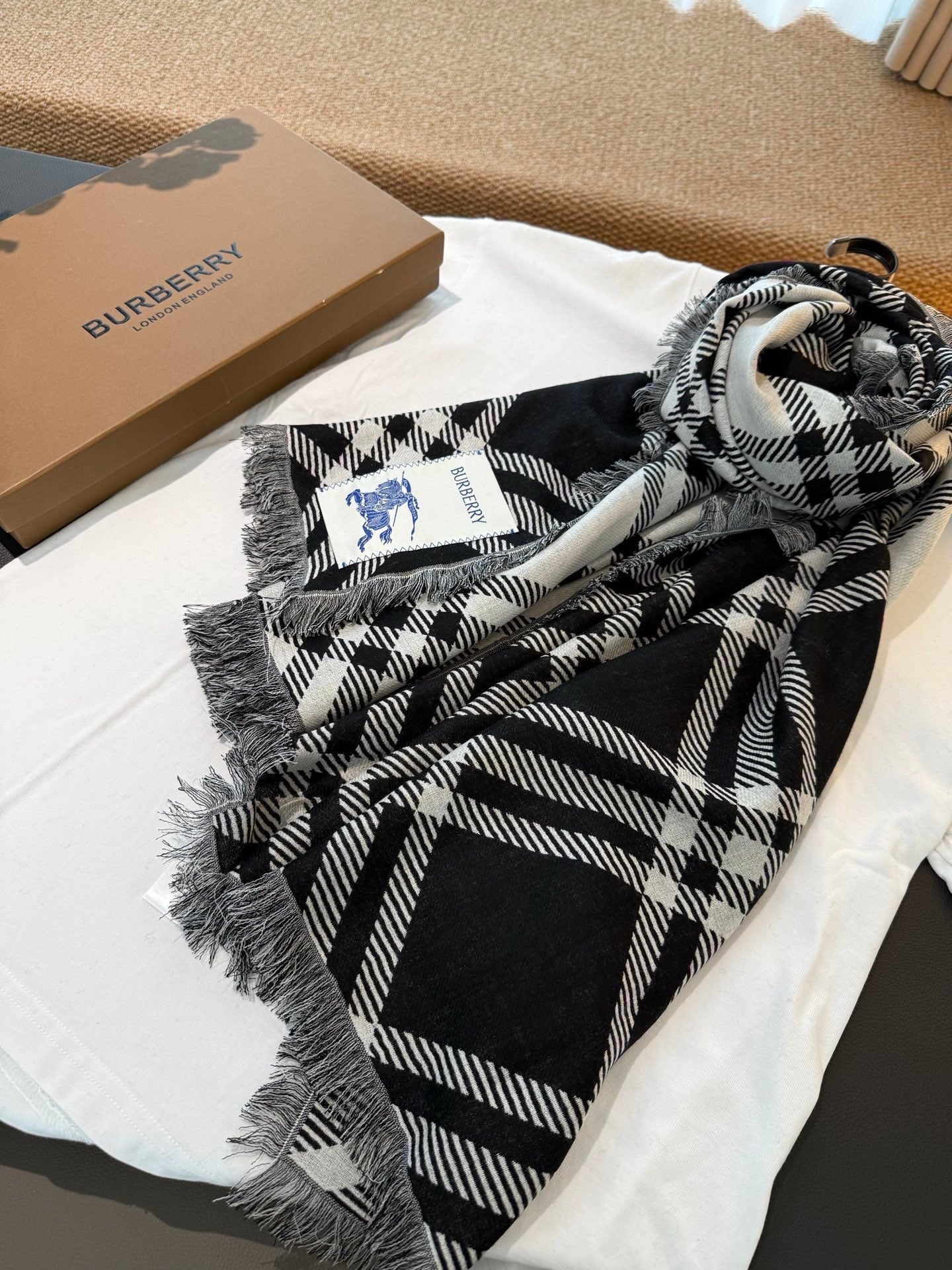 BURBERRY 26S SCARF 200CM IN SILK WOOL 171752