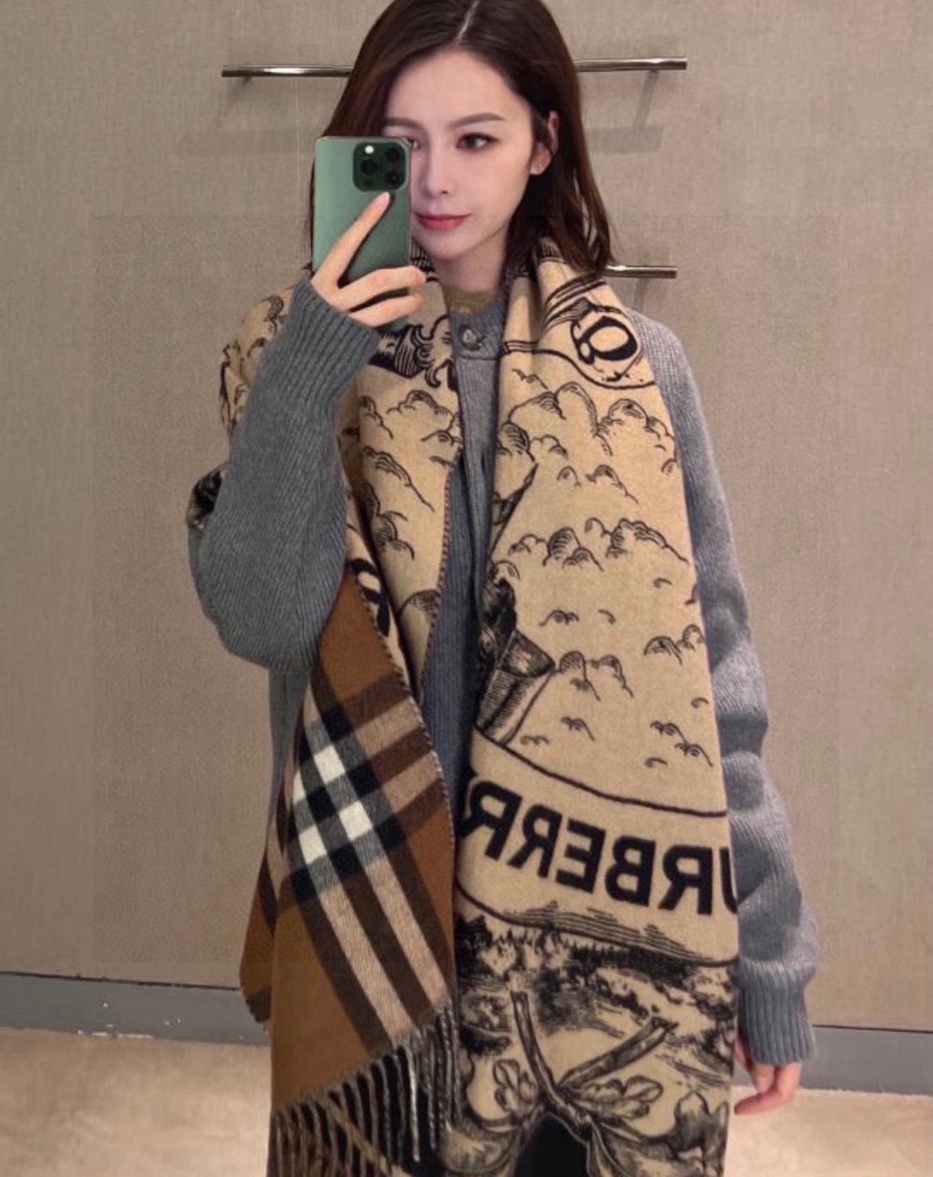 BURBERRY 26S SCARF 210CM IN CASHMERE 175679
