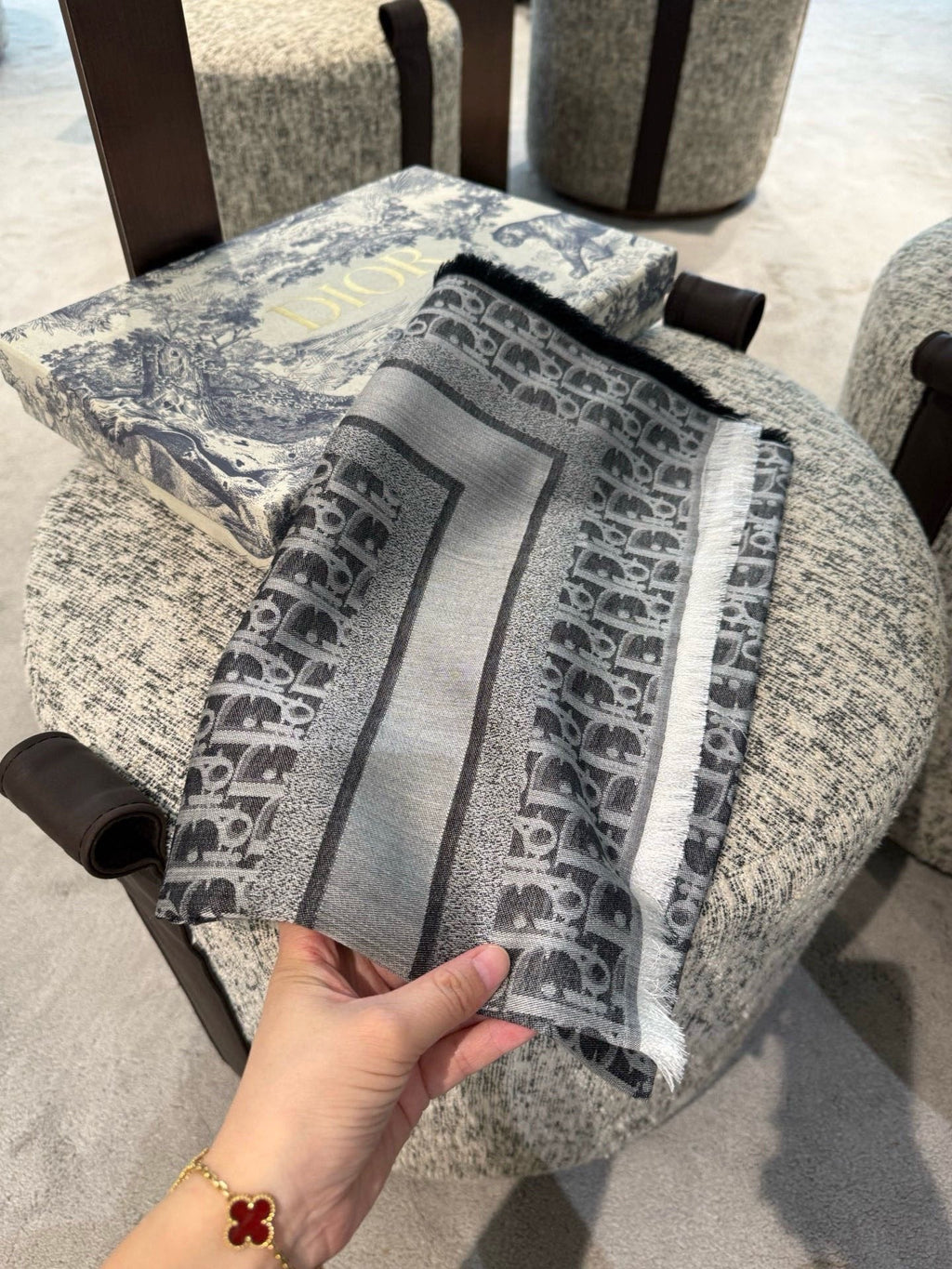 DIOR 26S SCARF 140CM IN SILK & CASHMERE 299997