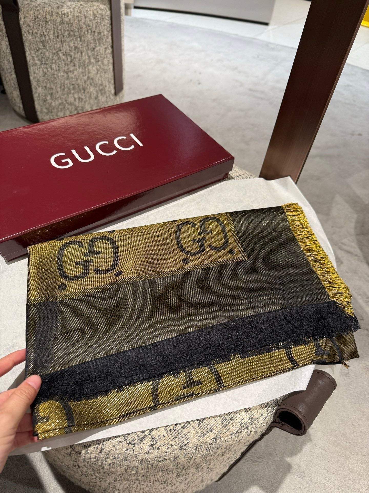 GUCCI 26S SCARF 140 IN CASHMERE AND SILK 309394