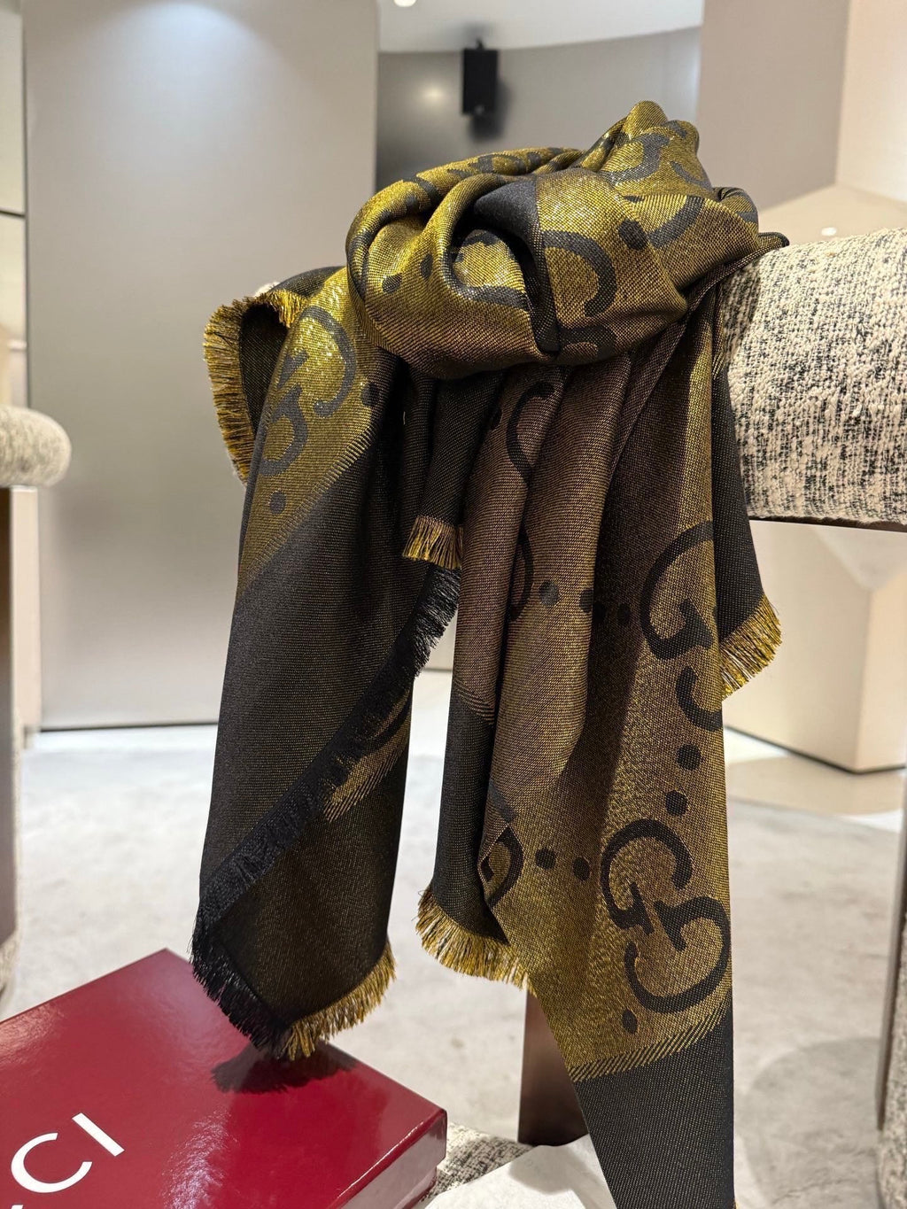 GUCCI 26S SCARF 140 IN CASHMERE AND SILK 309394