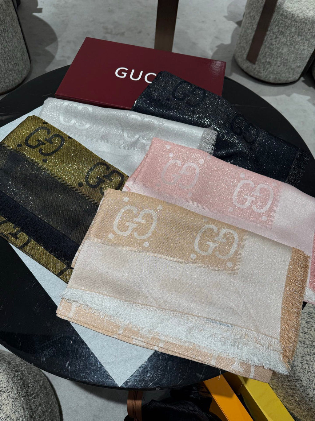 GUCCI 26S SCARF 140 IN CASHMERE AND SILK 309395