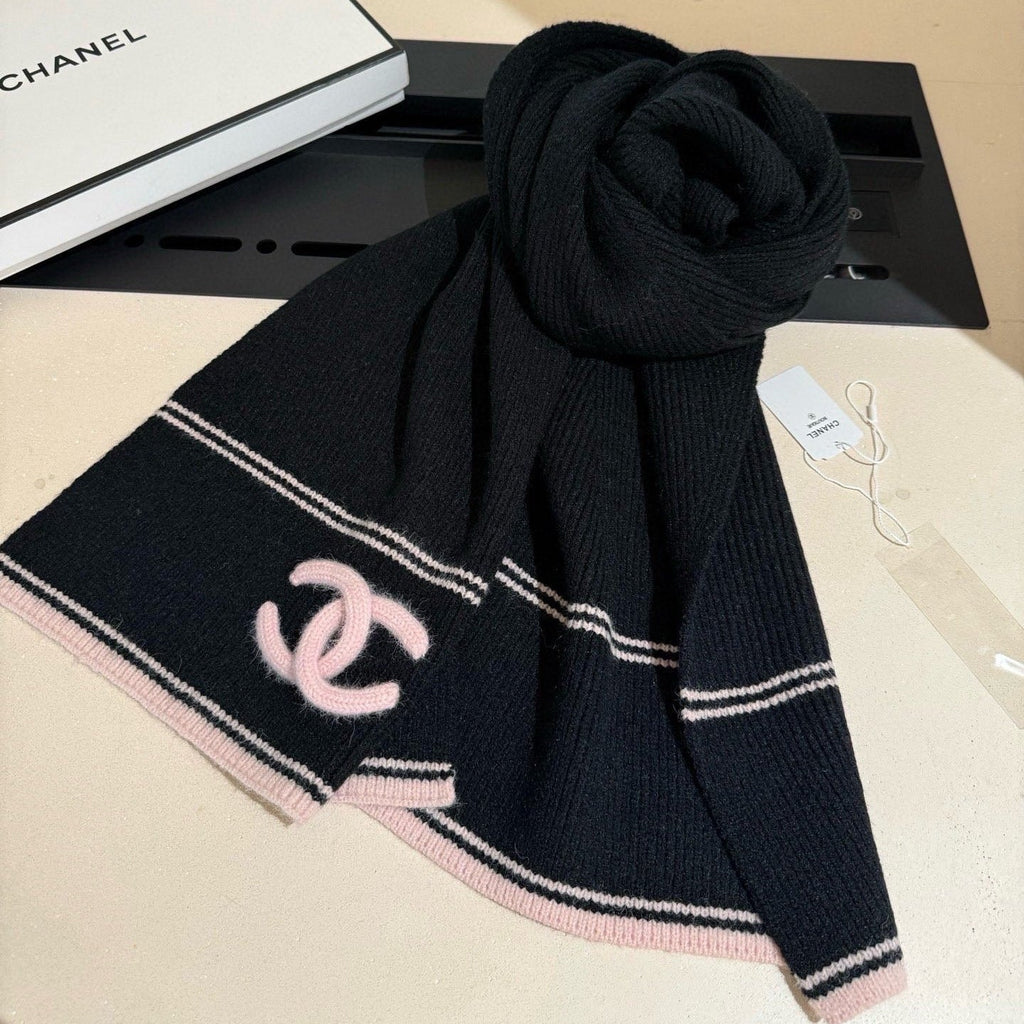CHANEL 26S SCARF 190 IN KNITTED CASHMERE 309393