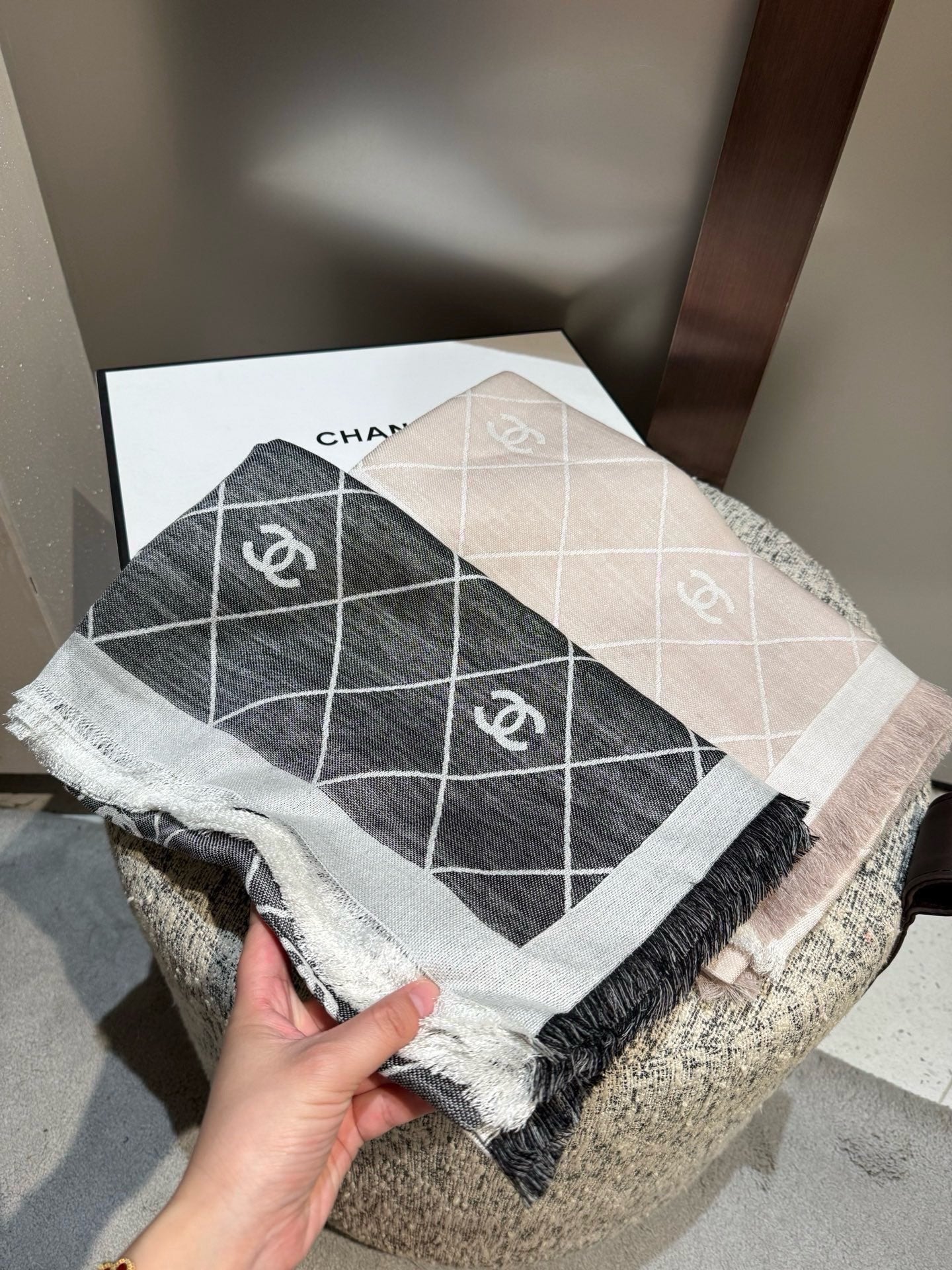 CHANEL 26S SCARF 140 IN WOOL AND SILK 309961