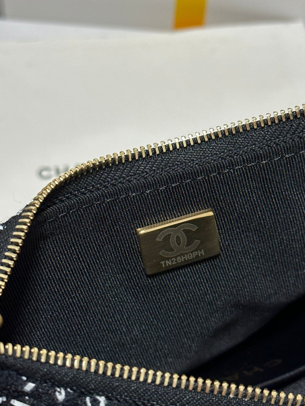 HOBO BAG 23 IN BLACK MIX WHITE TWEED GOLD HARDWARE