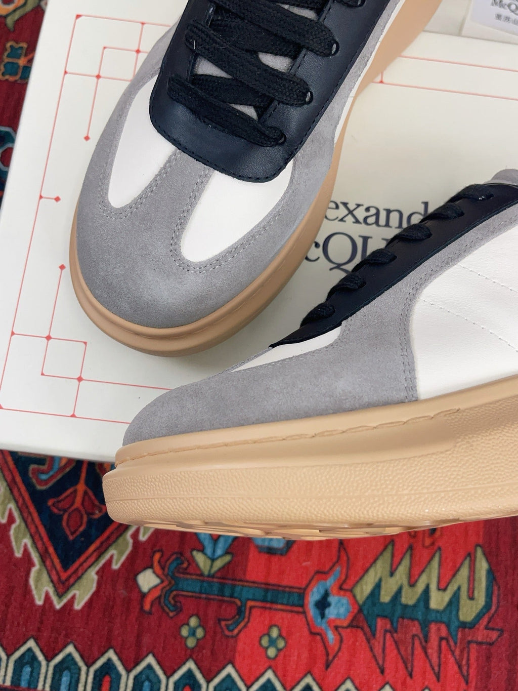 OVERSIZED RETRO SNEAKER IN WHITE BLACK GREY CALFSKIN