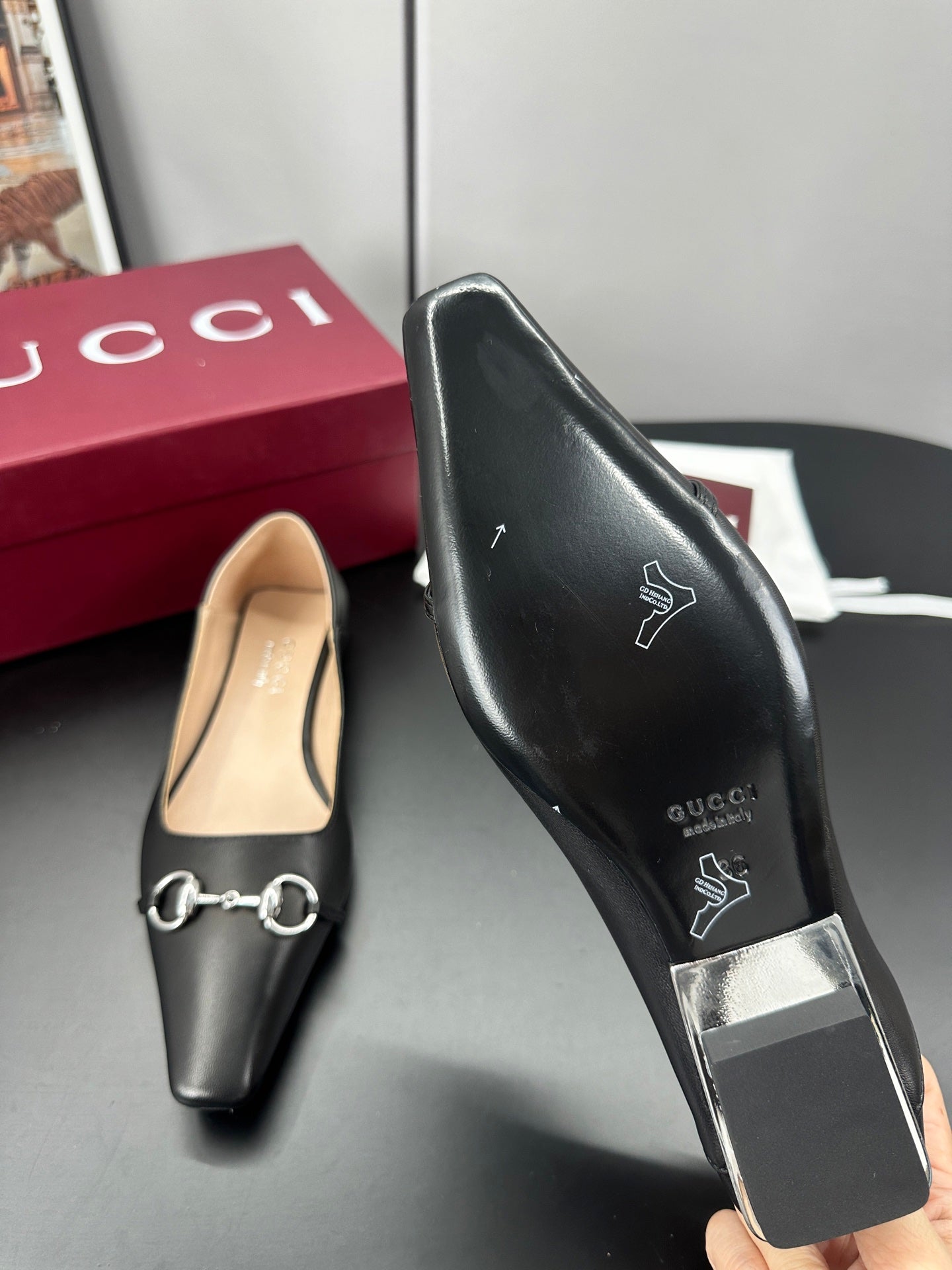 GUCCI 26S VITTORIA BALLERINA SHOES IN BLACK CALFSKIN