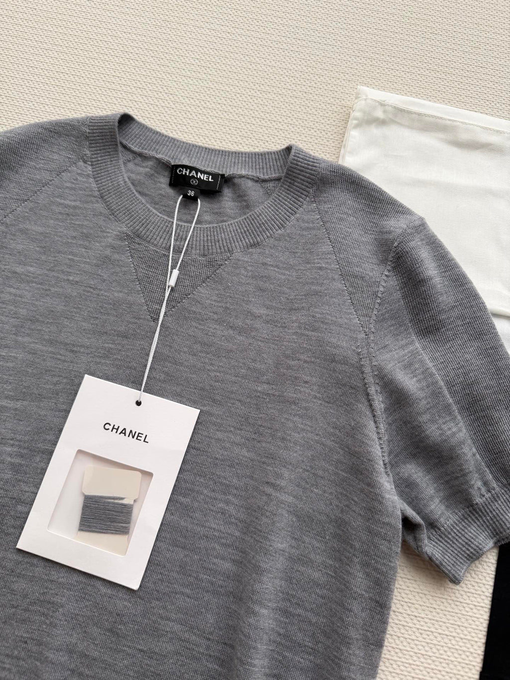 CHANEL 26S SHORT-SLEEVE KNIT TOP 917