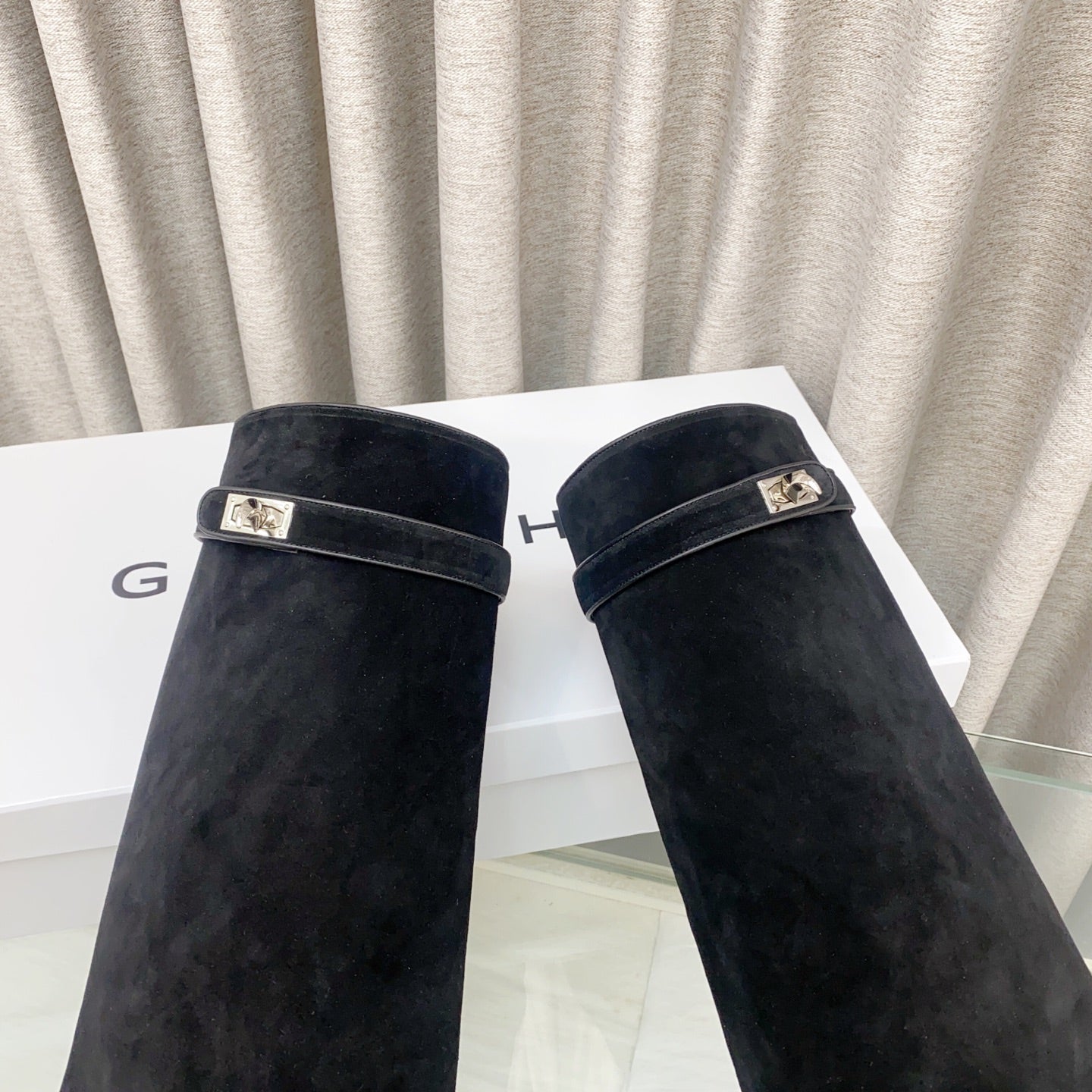 SHARK LOCK BOOTS 95 IN BLACK SUEDE