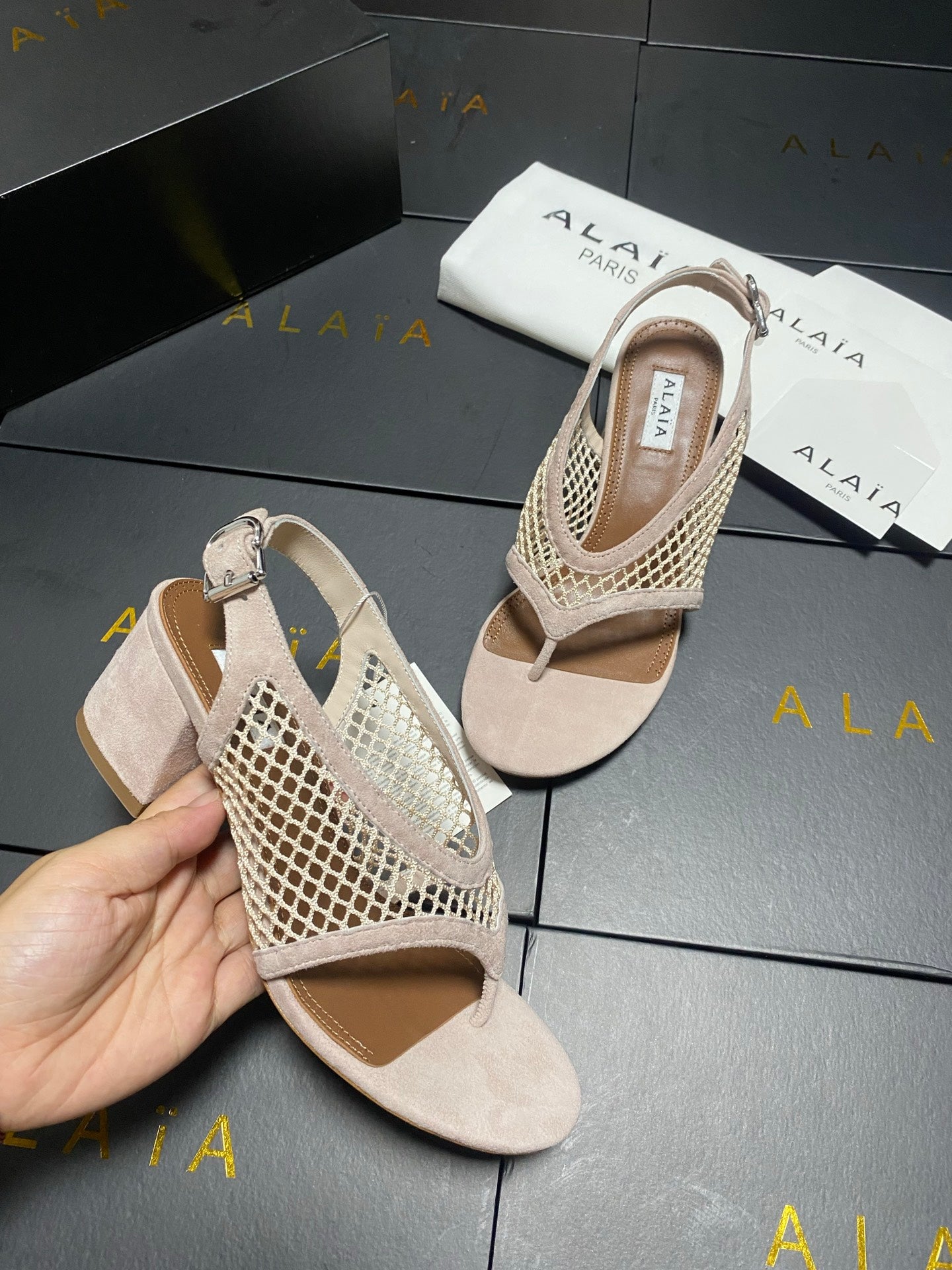 ALAIA 26S MESH THONG HEELS 55 MM IN BEIGE SUEDE