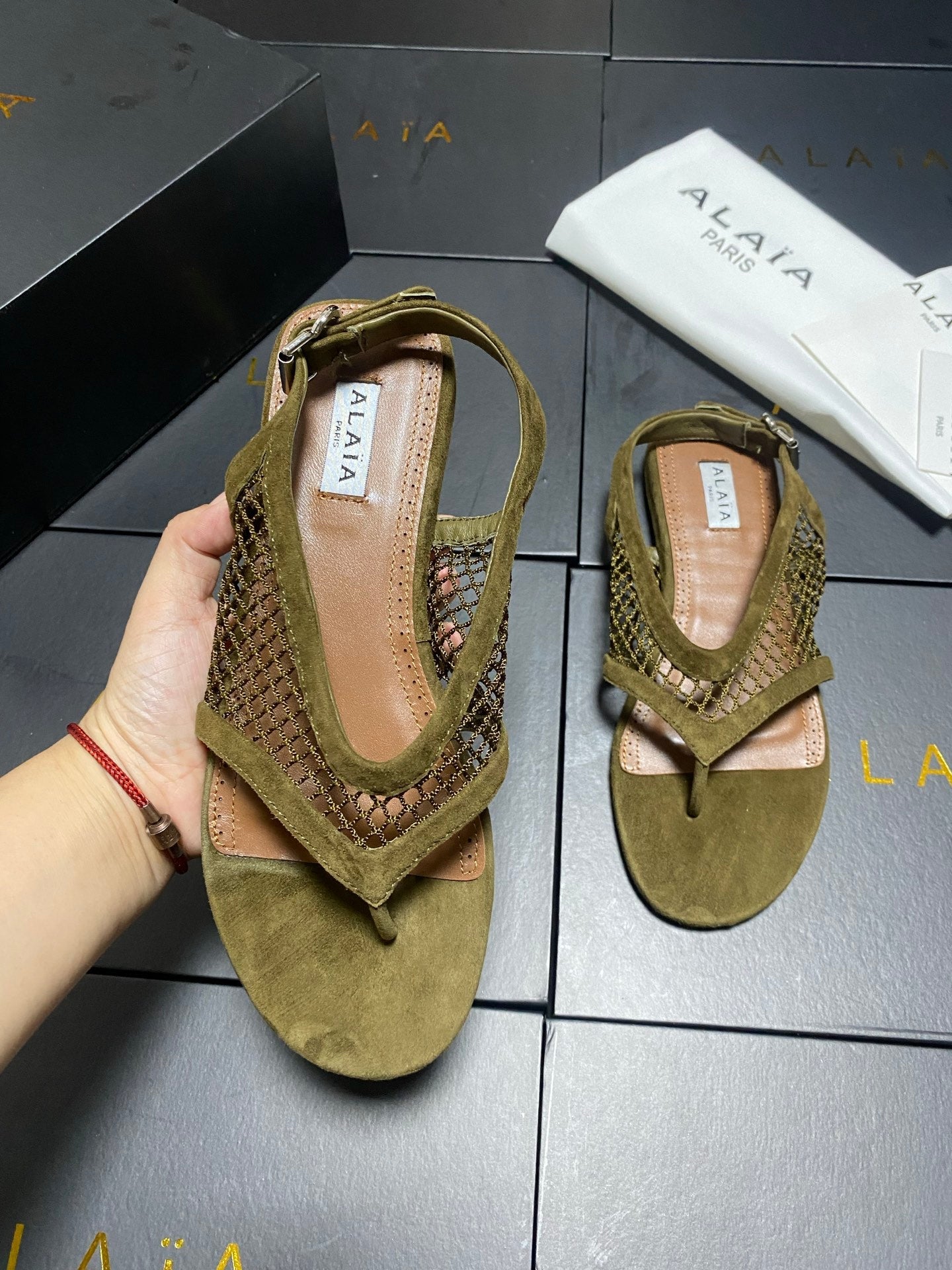 ALAIA 26S FLAT MESH THONG SANDALS MM IN MOSS GREEN SUEDE