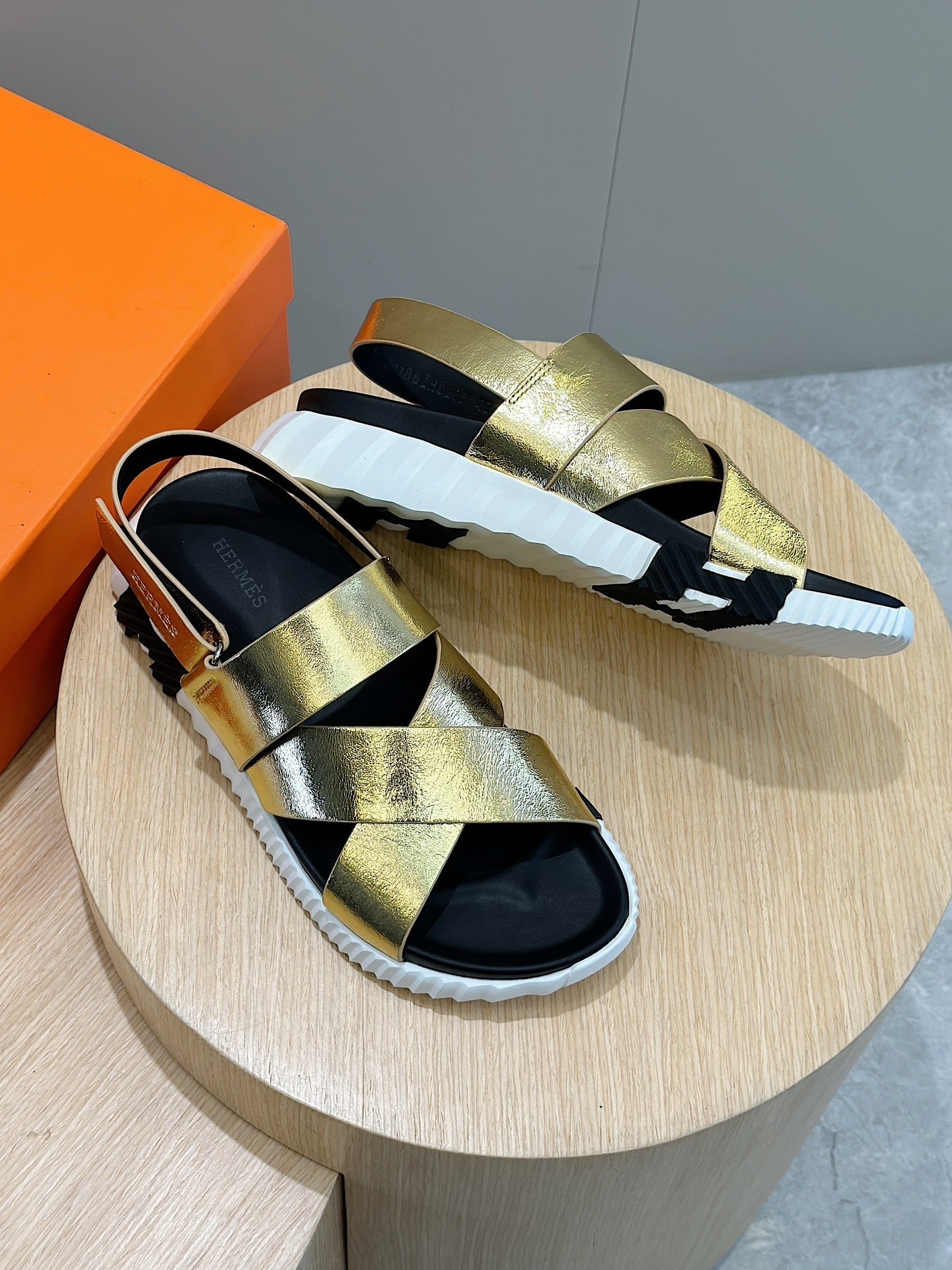 HM ELECTRIC SANDAL METALLIC GOLD CALFSKIN