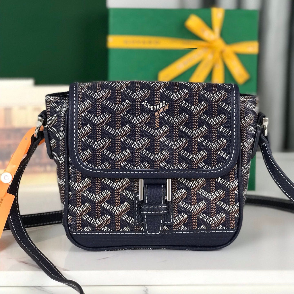GRAND BLEU 16 IN NAVY BLUE GOYARDINE CANVAS AND LAMBSKIN