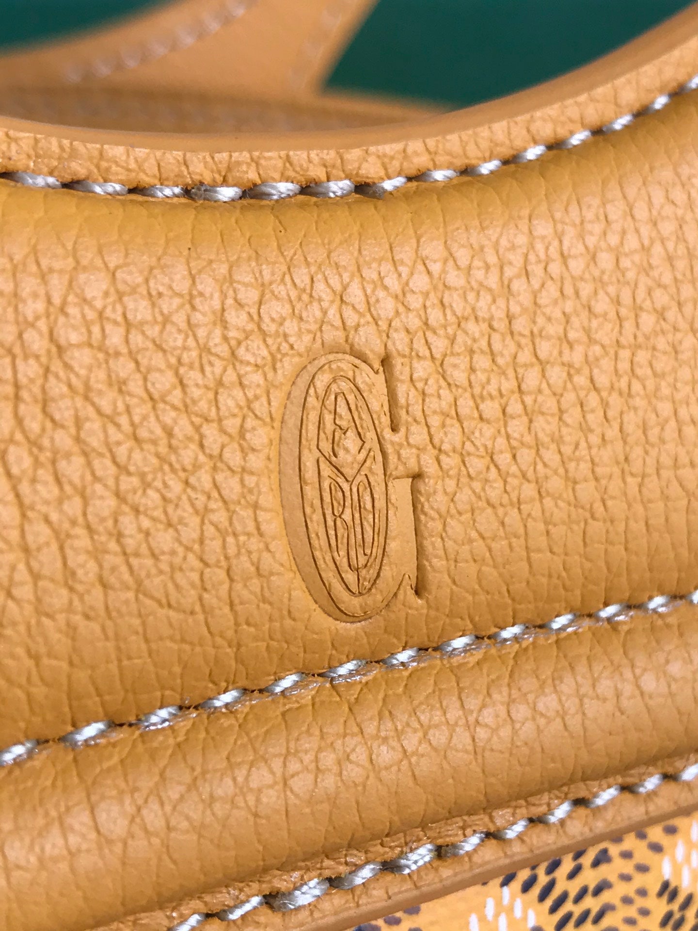 GOYA 26S BELUGA MINI BAG 23CM IN HONEY YELLOW GOYARDINE CANVAS AND CALFSKIN