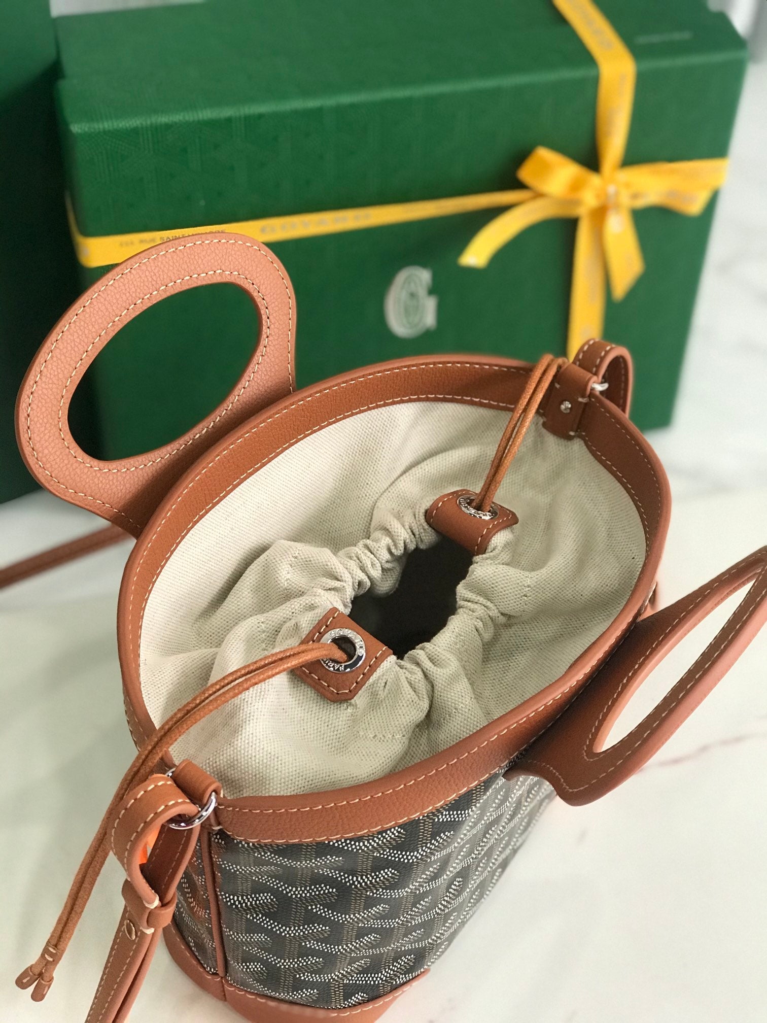 GOYA 26S BELUGA MINI BAG 23CM IN BROWN GOYARDINE CANVAS AND CALFSKIN