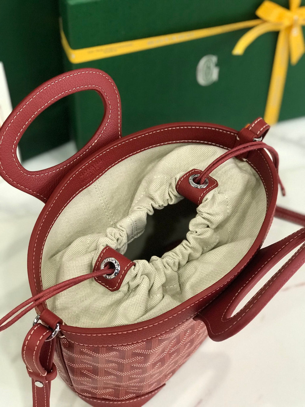 GOYA 26S BELUGA MINI BAG 23CM IN DARK RED GOYARDINE CANVAS AND CALFSKIN