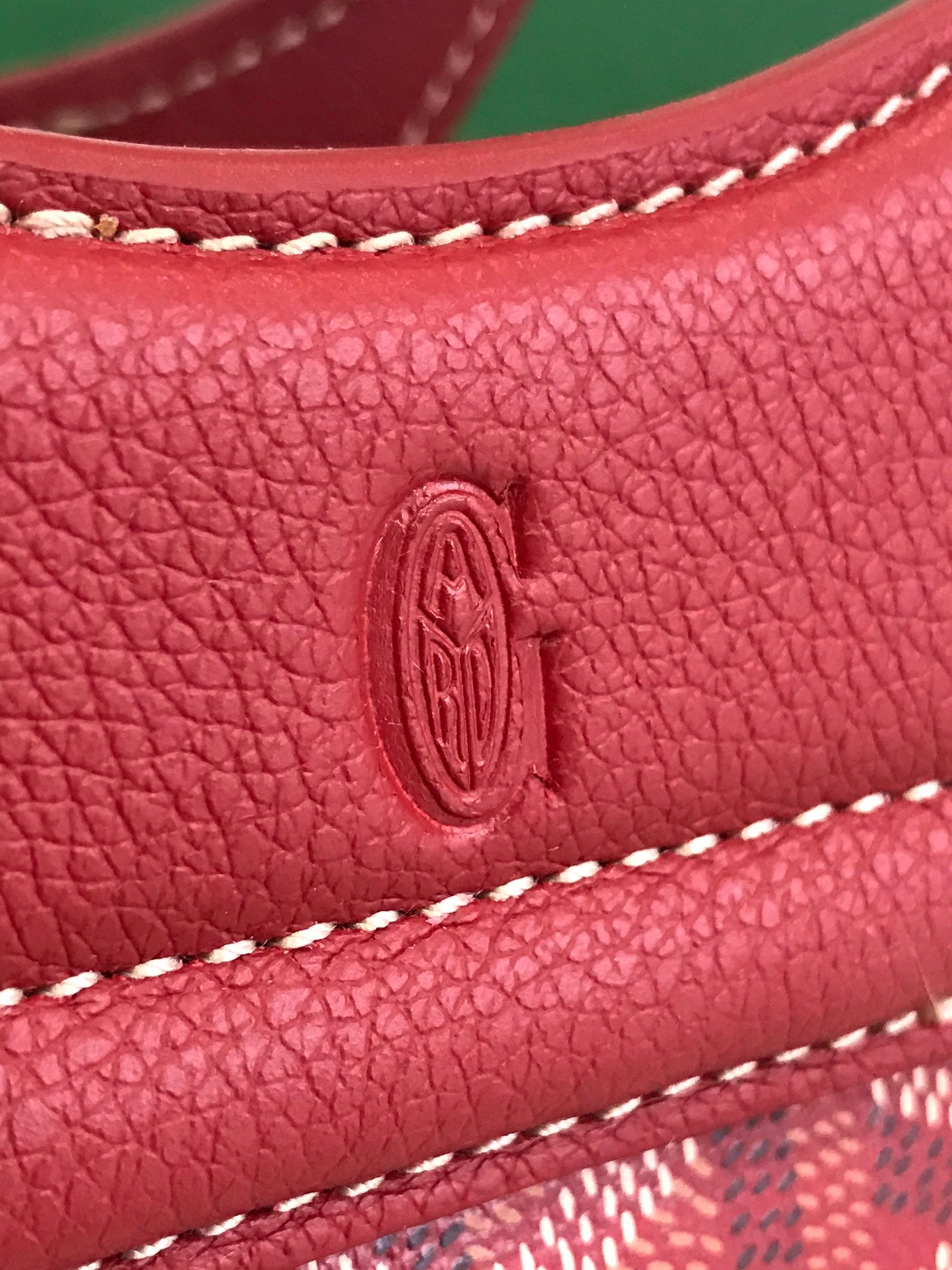 GOYA 26S BELUGA MINI BAG 23CM IN DARK RED GOYARDINE CANVAS AND CALFSKIN