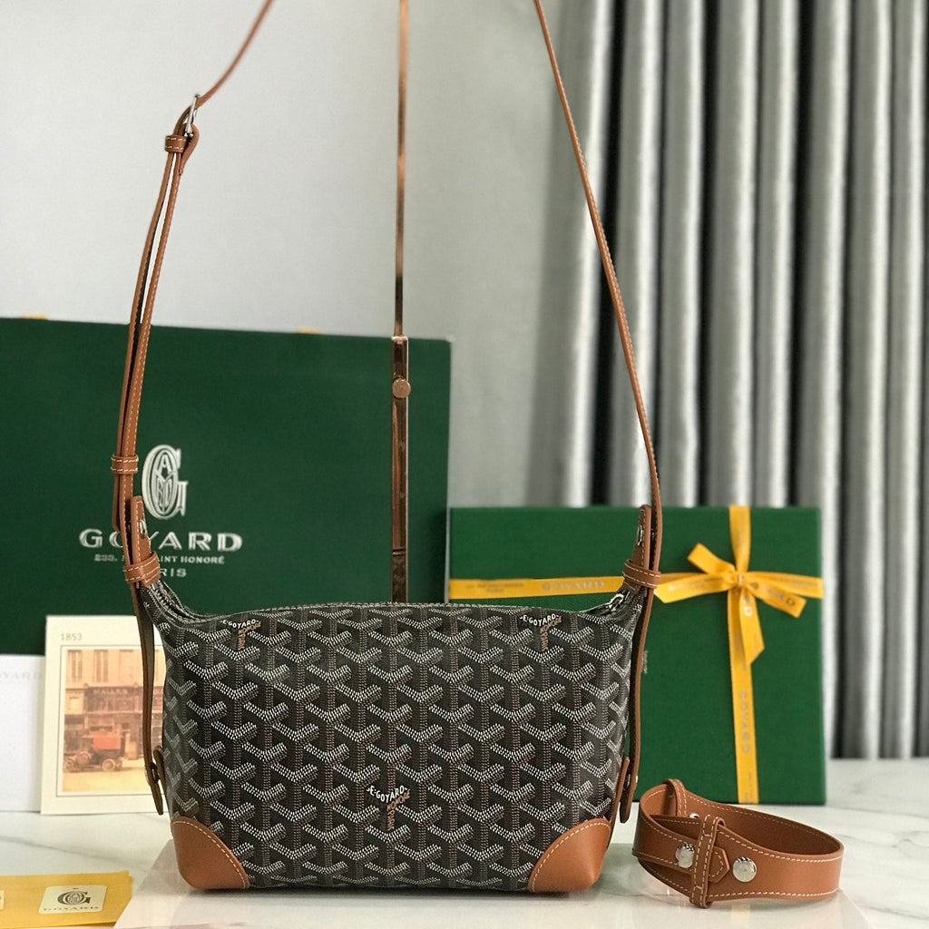 GOYA 26S BOEING 25CM IN BROWN GOYARDINE CANVAS AND CALFSKIN