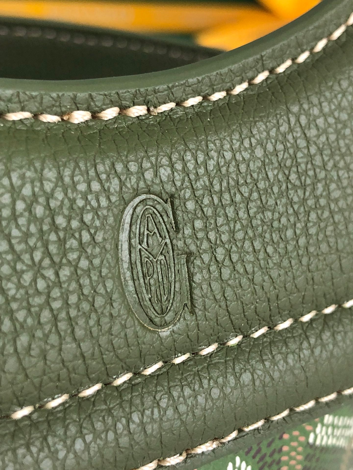 GOYA 26S BELUGA MINI BAG 23CM IN DARK OLIVE GREEN GOYARDINE CANVAS AND CALFSKIN
