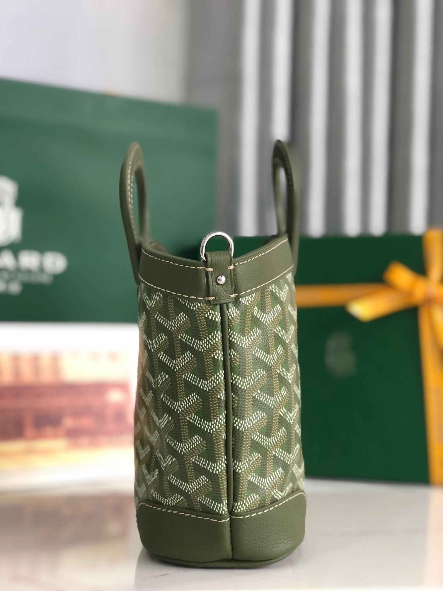 GOYA 26S BELUGA MINI BAG 23CM IN DARK OLIVE GREEN GOYARDINE CANVAS AND CALFSKIN