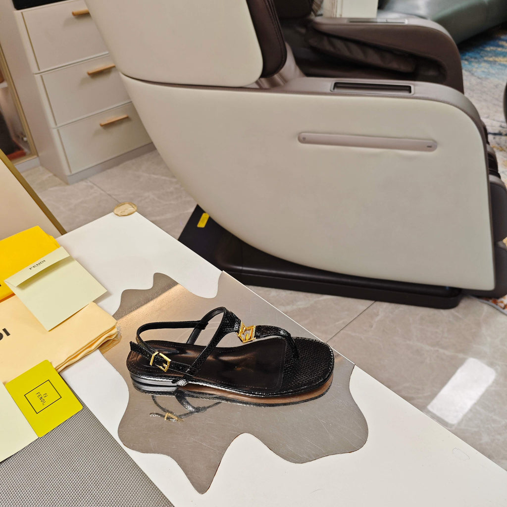 FENDI 26S FLIP-FLOP SANDALS IN BLACK CALFSKIN