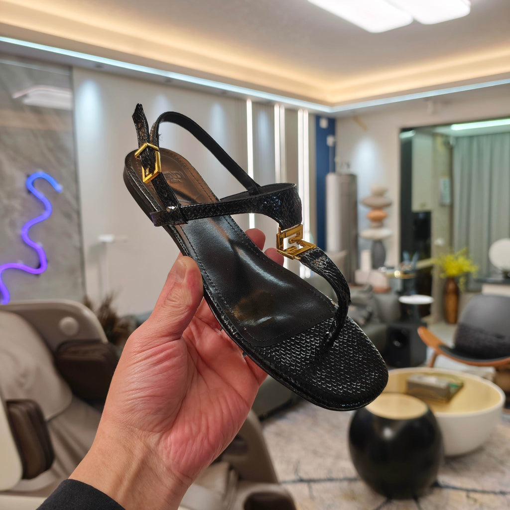FENDI 26S FLIP-FLOP SANDALS IN BLACK CALFSKIN