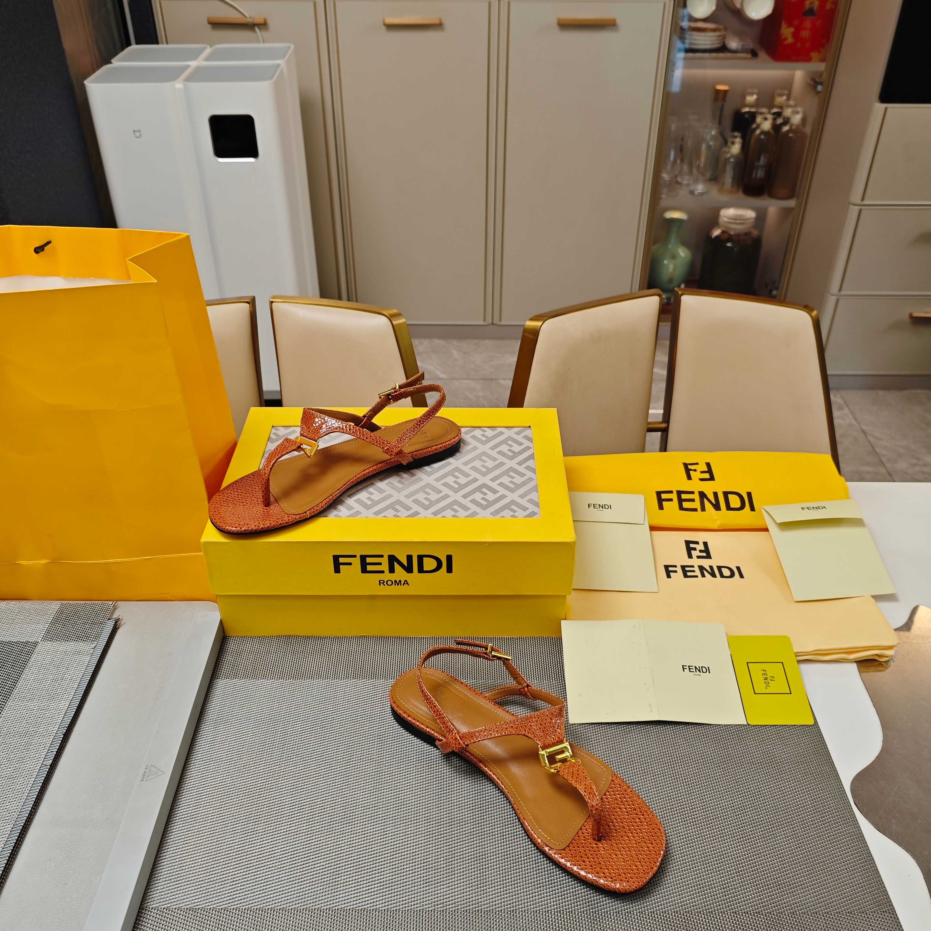 FENDI 26S FLIP-FLOP SANDALS IN LIGHT BROWN CALFSKIN