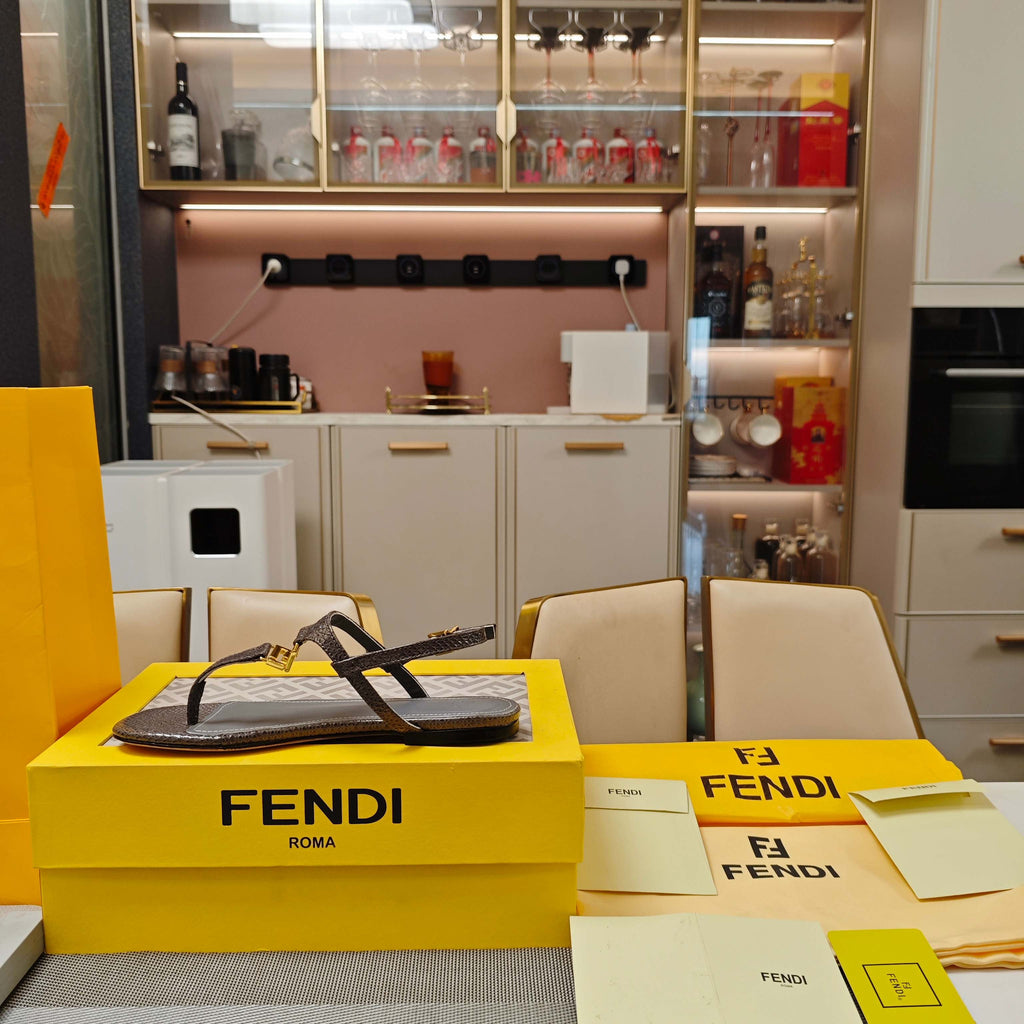 FENDI 26S FLIP-FLOP SANDALS IN DARK GREY CALFSKIN