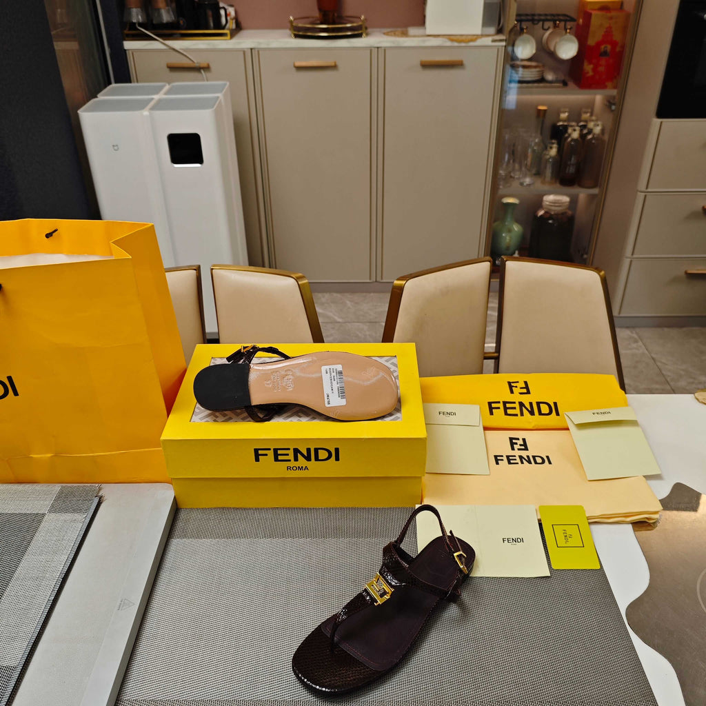 FENDI 26S FLIP-FLOP SANDALS IN CHOCOLATE BROWN CALFSKIN