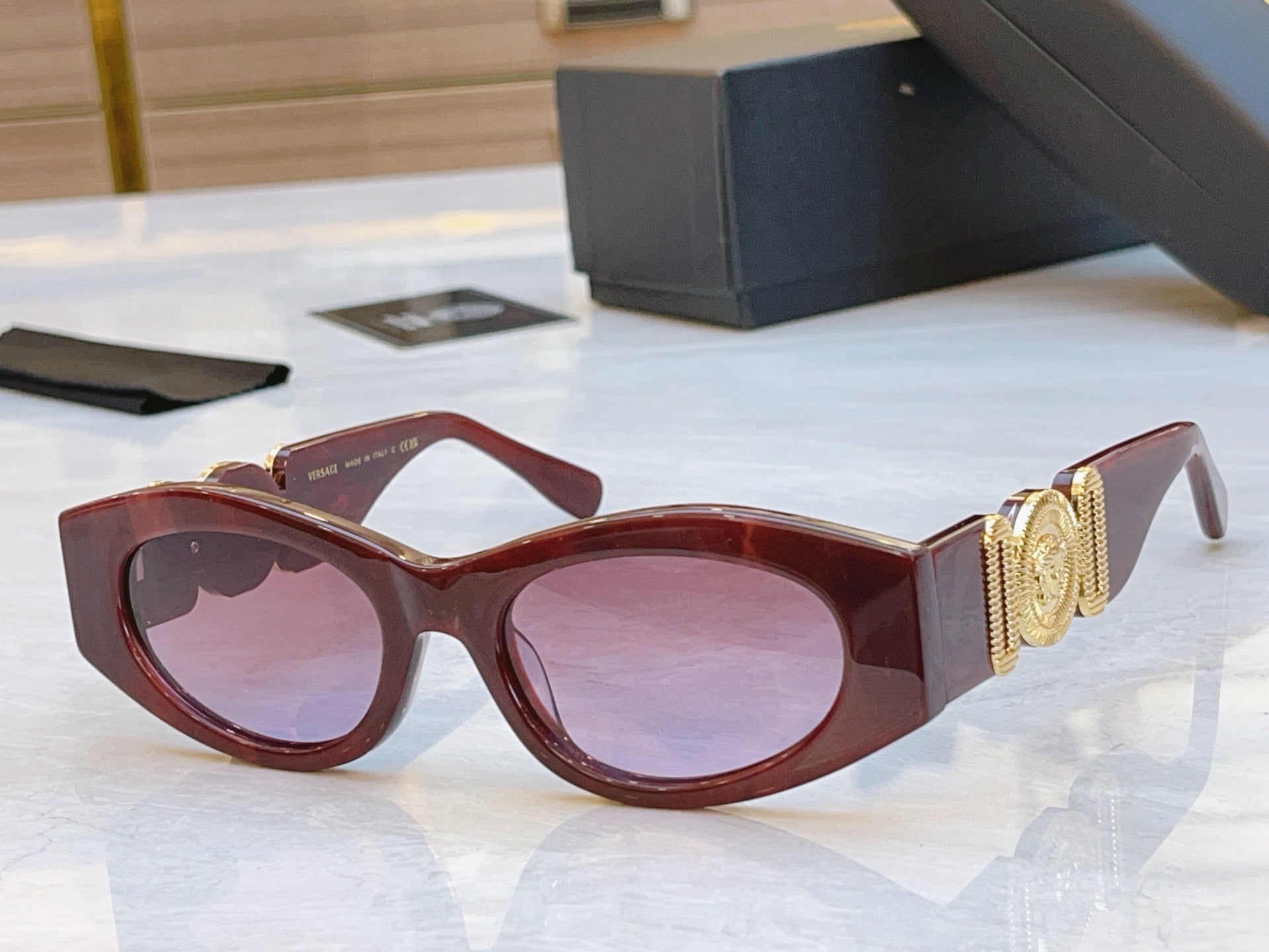 MEDUSA BIGGIE CAT-EYE FRAME SUNGLASSES VE 44780U IN ACETATE