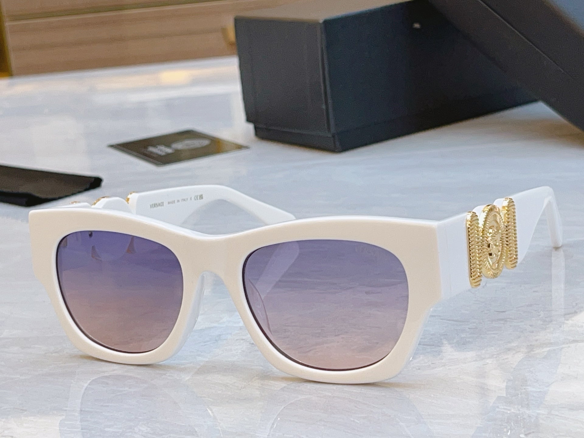 EMBOSSED LOGO MEDUSA BIGGIE SQUARE FRAME SUNGLASSES VE 6787 IN ACETATE