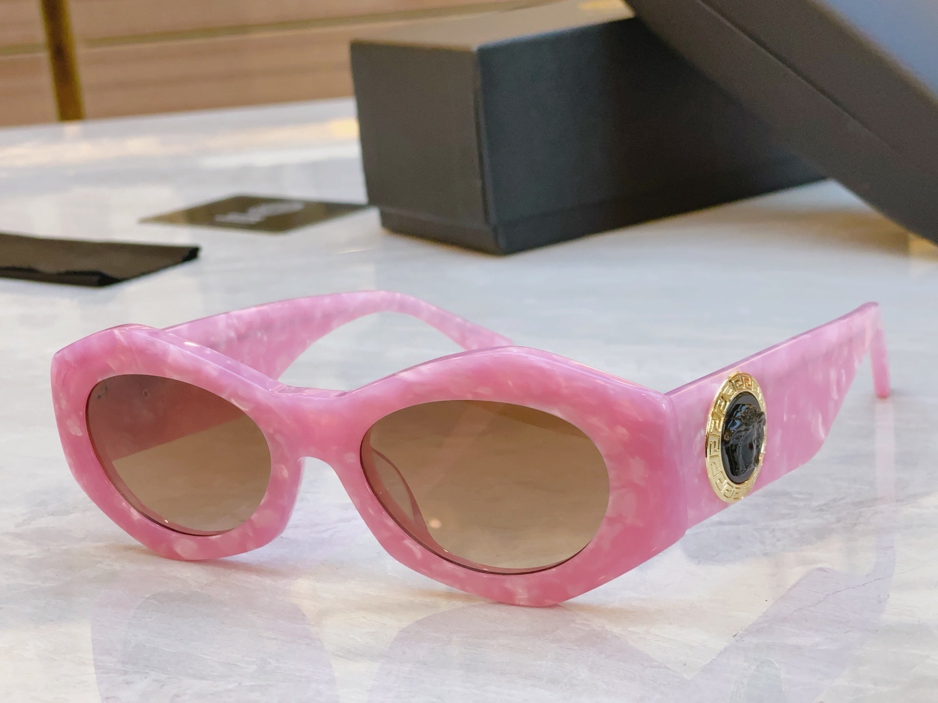 EMBOSSED LOGO MEDUSA BIGGIE RHOMBUS FRAME SUNGLASSES VE 422/E IN ACETATE