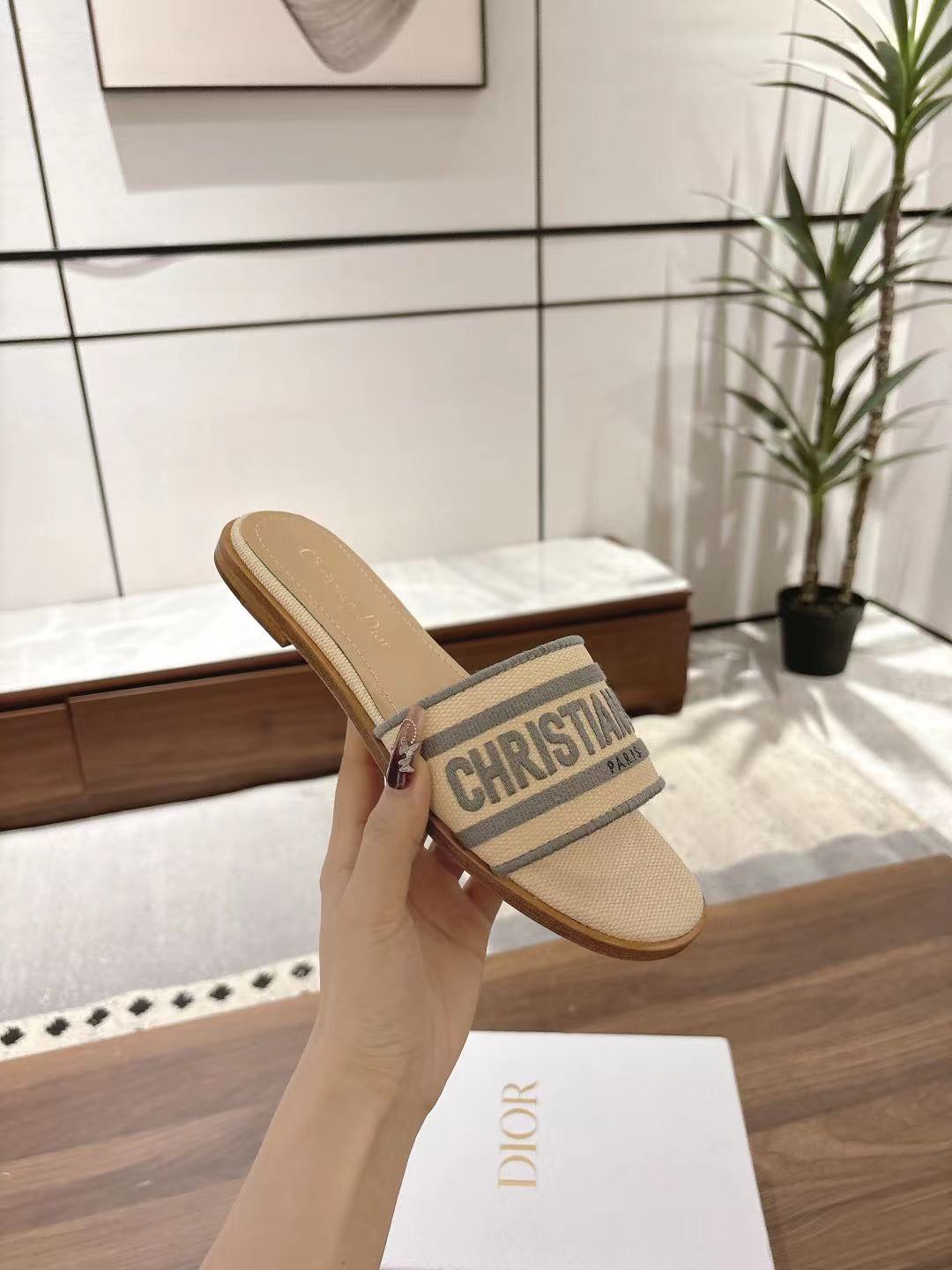 DWAY SLIDES IN BEIGE AND GRAY TECHNICAL FABRIC