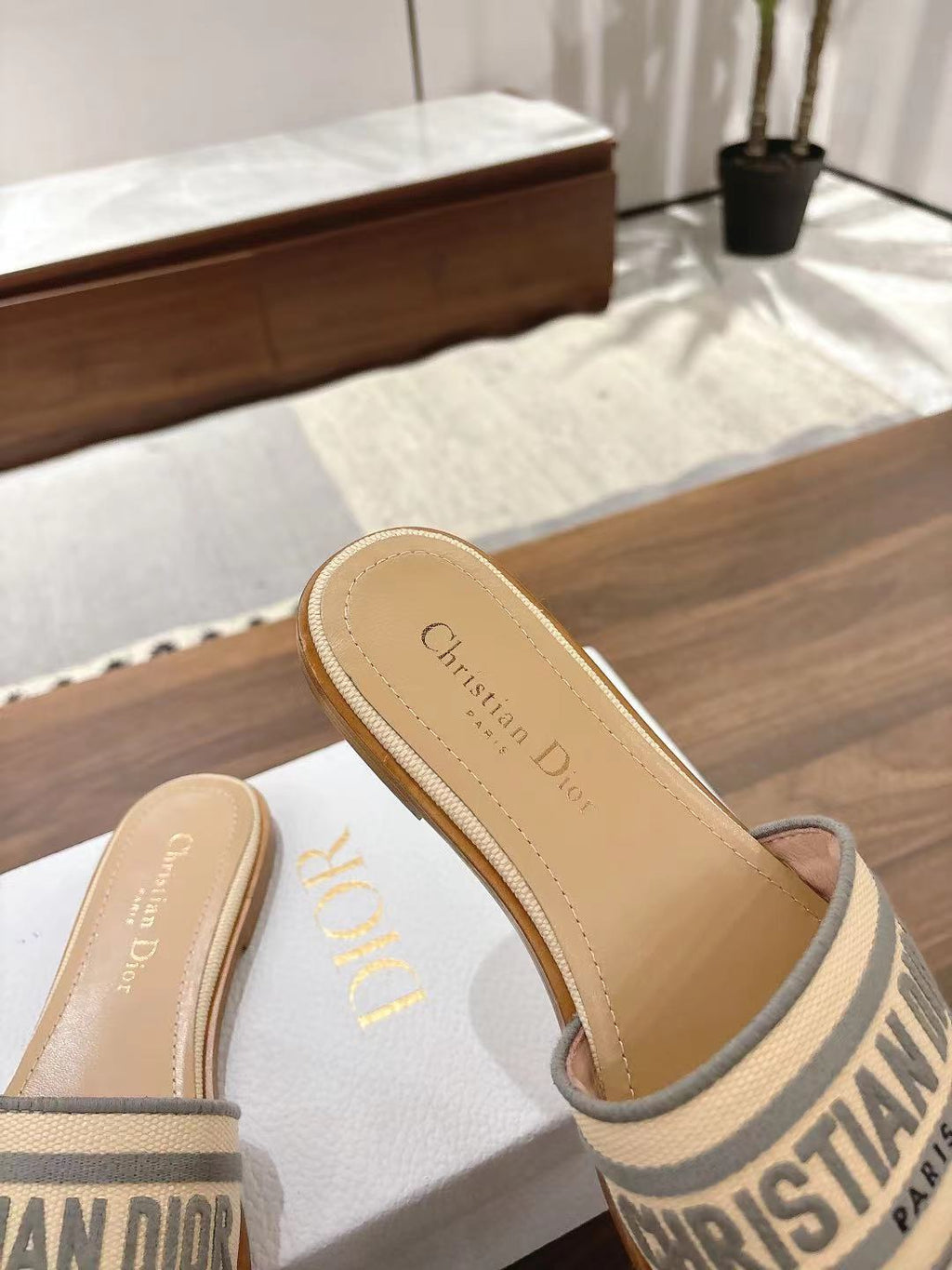 DWAY SLIDES IN BEIGE AND GRAY TECHNICAL FABRIC