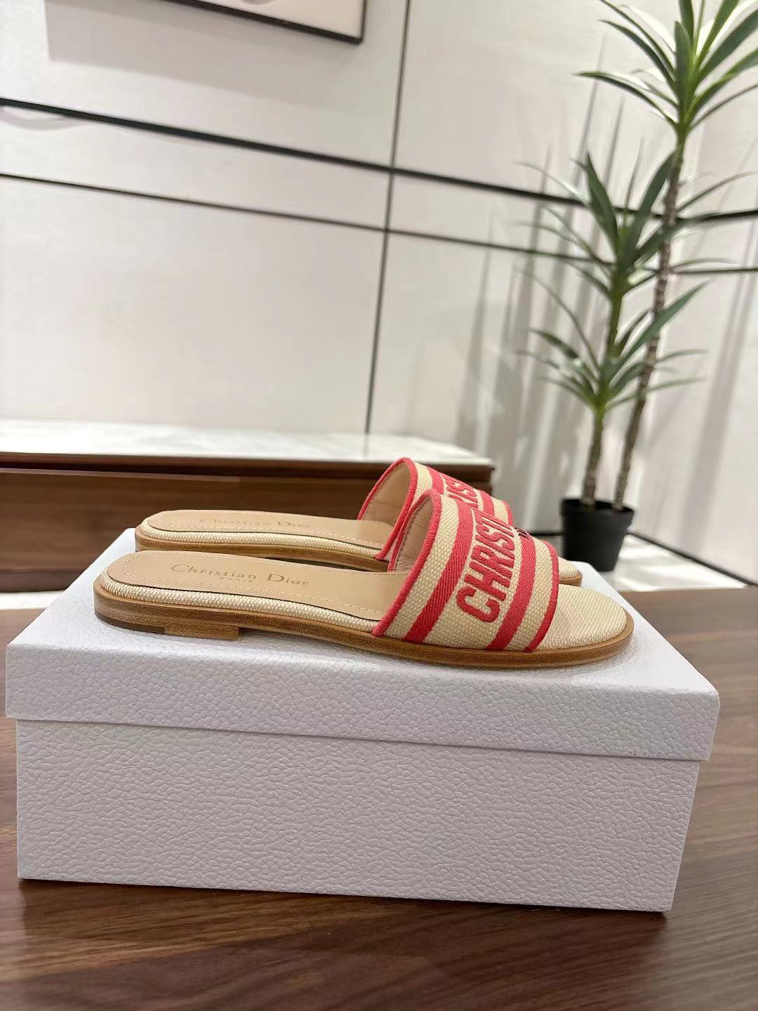 DWAY SLIDES IN BEIGE AND RED TECHNICAL FABRIC
