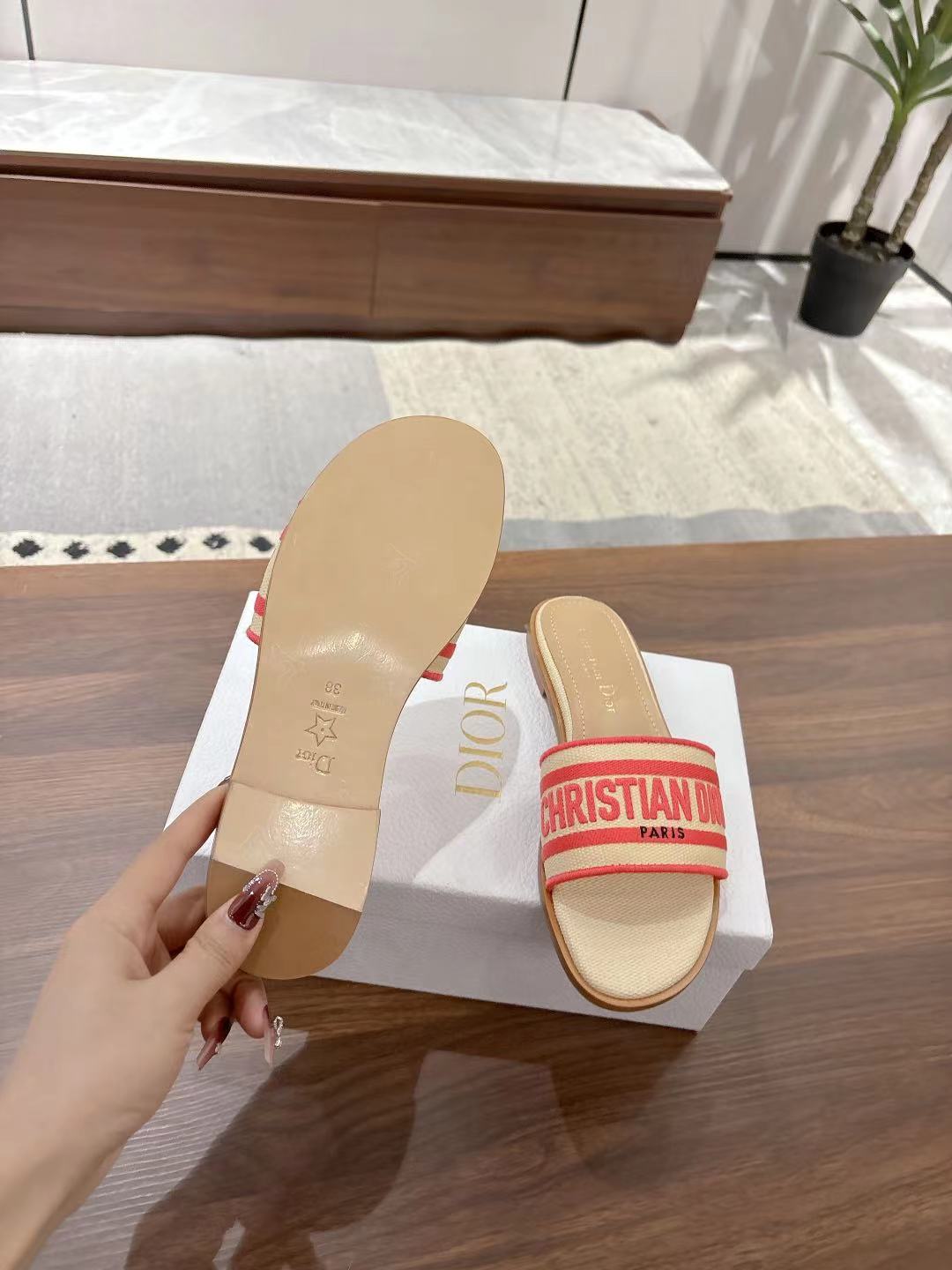 DWAY SLIDES IN BEIGE AND RED TECHNICAL FABRIC