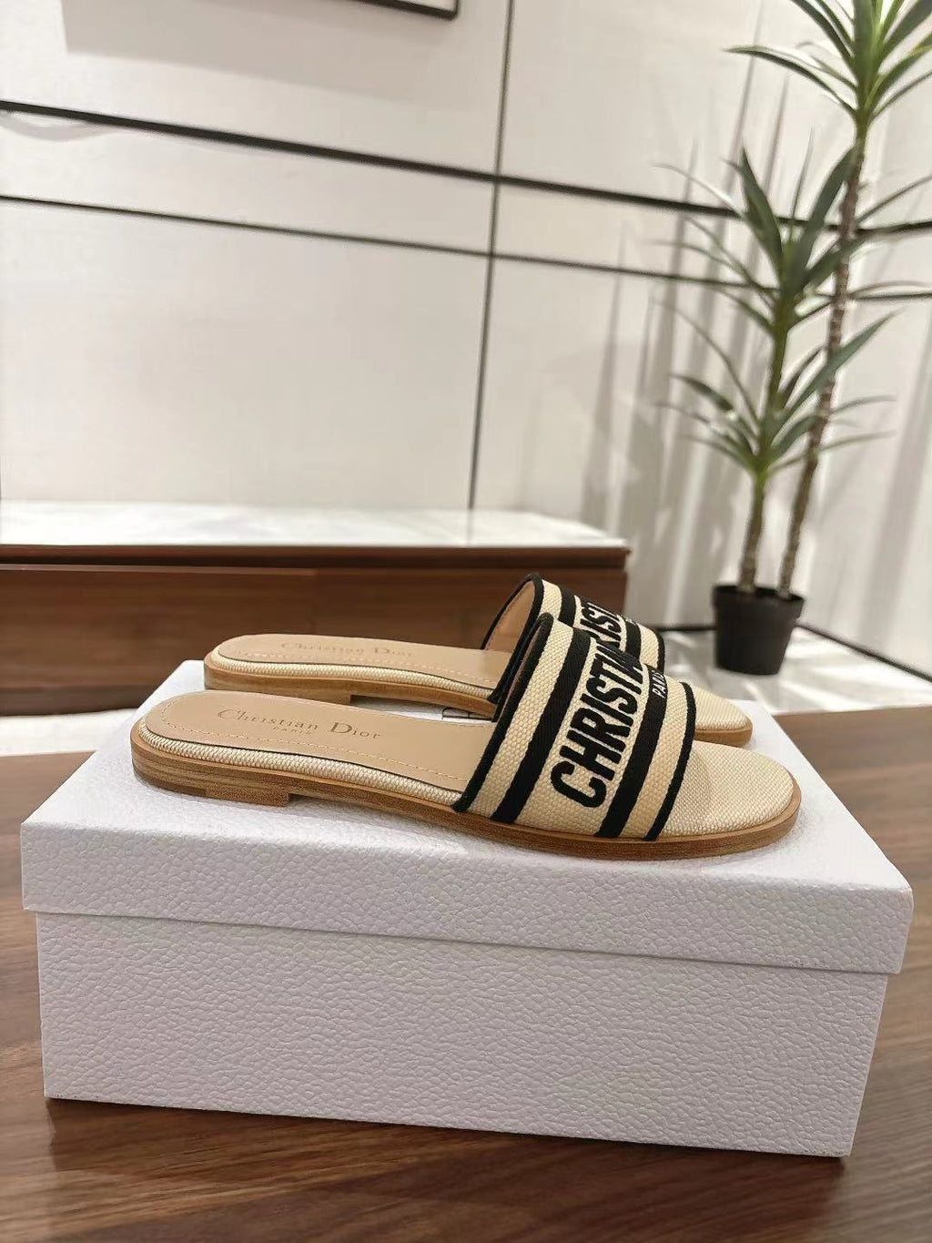 DWAY SLIDES IN BEIGE AND BLACK TECHNICAL FABRIC