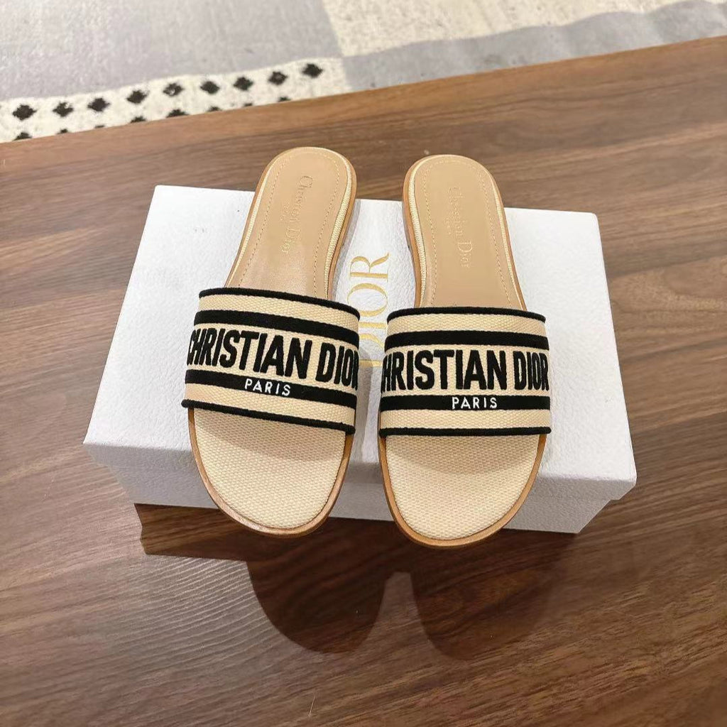 DWAY SLIDES IN BEIGE AND BLACK TECHNICAL FABRIC