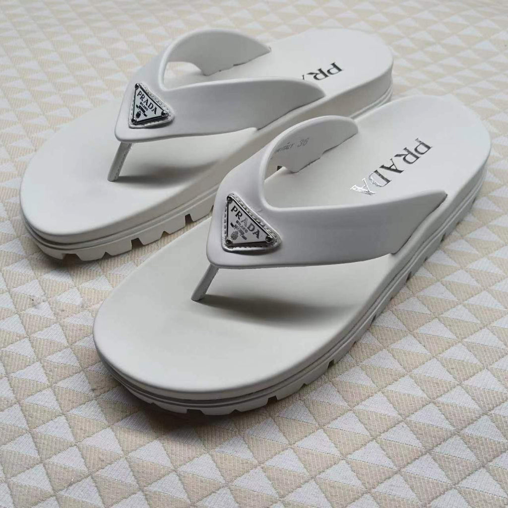 PRADA 26S FLIP FLOPS IN WHITE CALFSKIN WITH LOGO