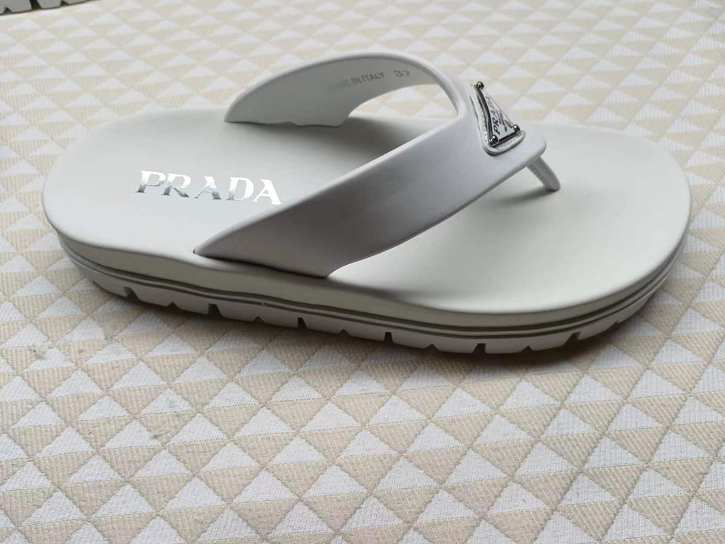 PRADA 26S FLIP FLOPS IN WHITE CALFSKIN WITH LOGO