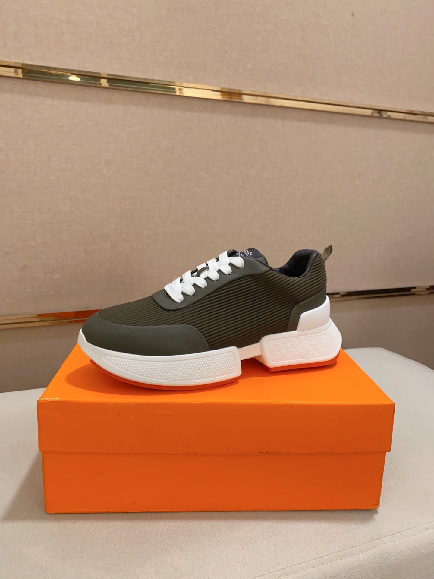 HM BOUNCING SNEAKER OLIVE WEAVE