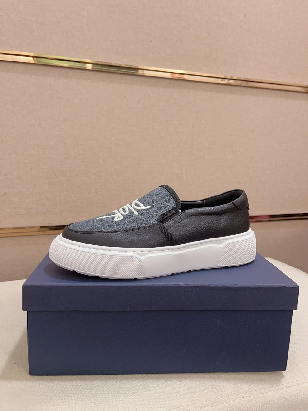 CD B23 SLIP ON BLACK CALFSKIN AND JACQUARD