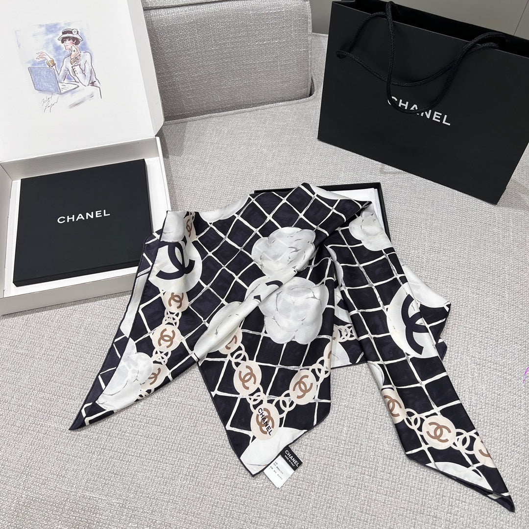 CHANEL 26S SCARF 90 IN SILK 311804