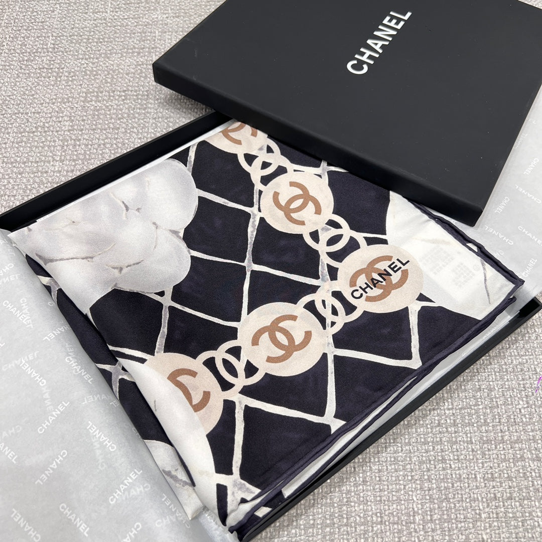 CHANEL 26S SCARF 90 IN SILK 311804