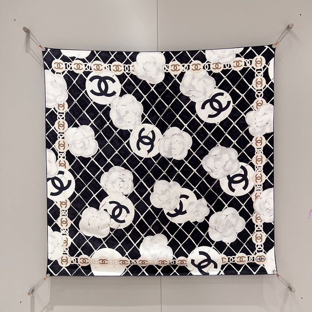 CHANEL 26S SCARF 90 IN SILK 311804