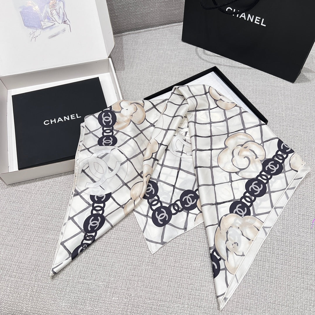 CHANEL 26S SCARF 90 IN SILK 311805