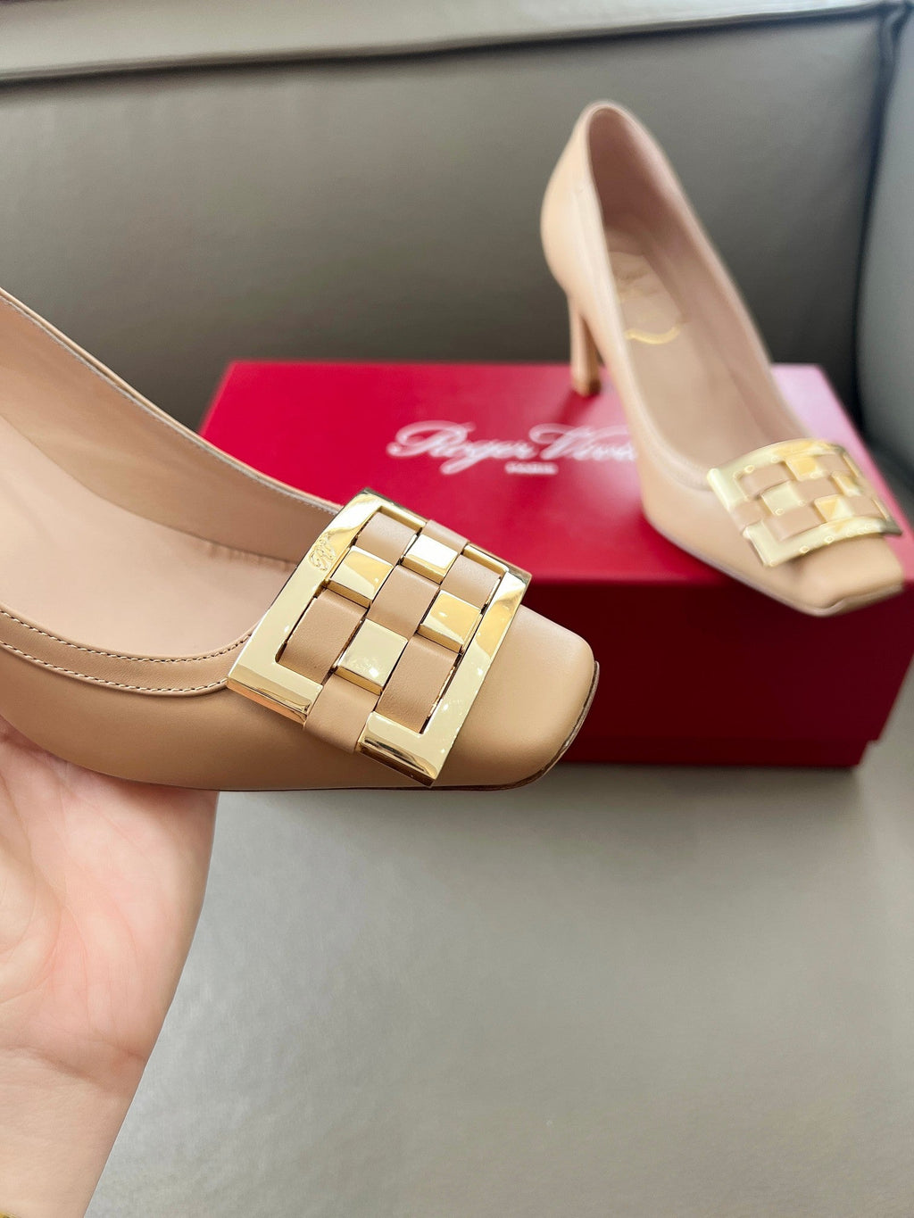 TROMPETTE BALLERINAS PUMPS IN NUDE SHINY CALFSKIN GOLD BUCKLE